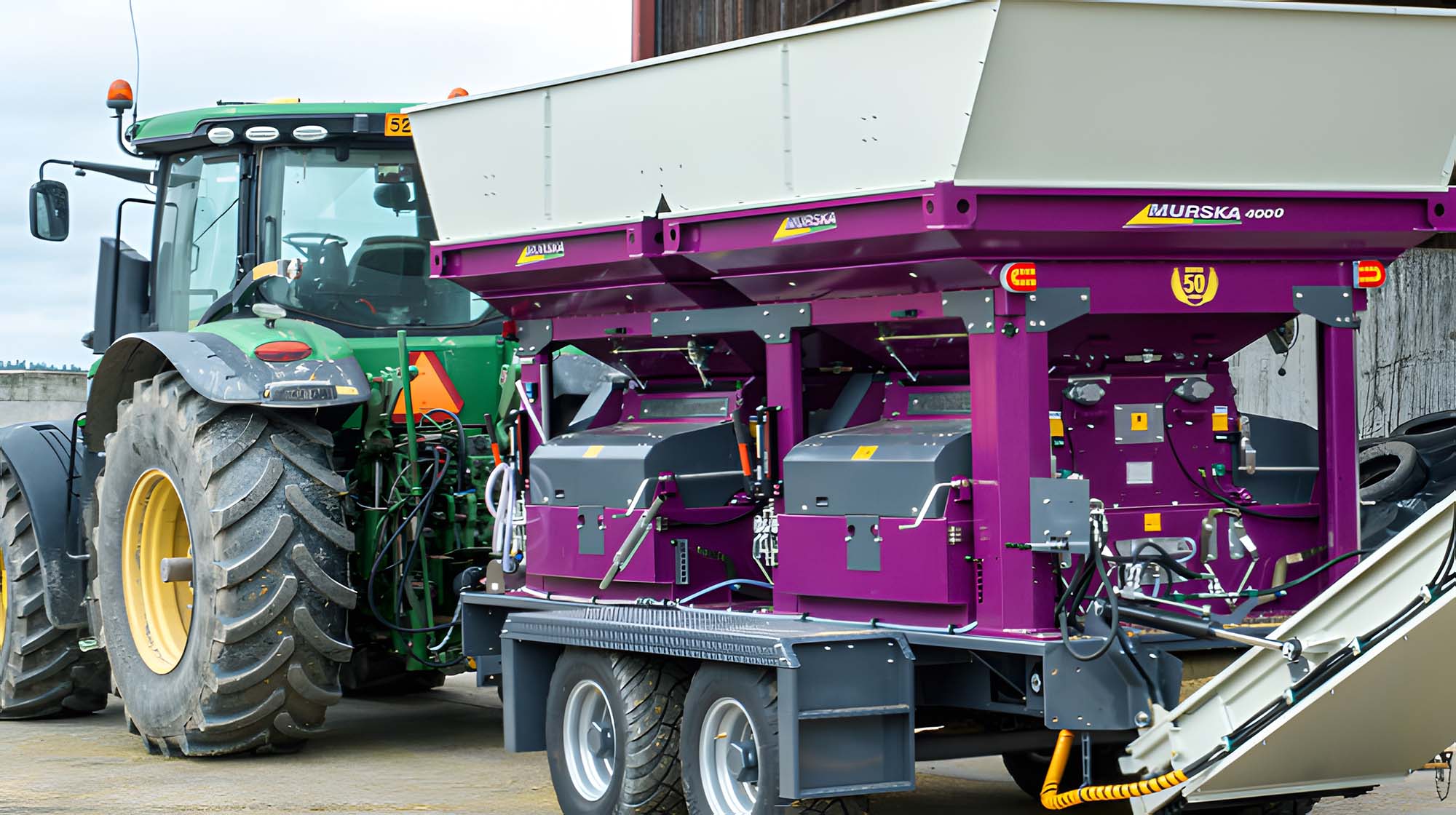 Tracteur avec machine Murska