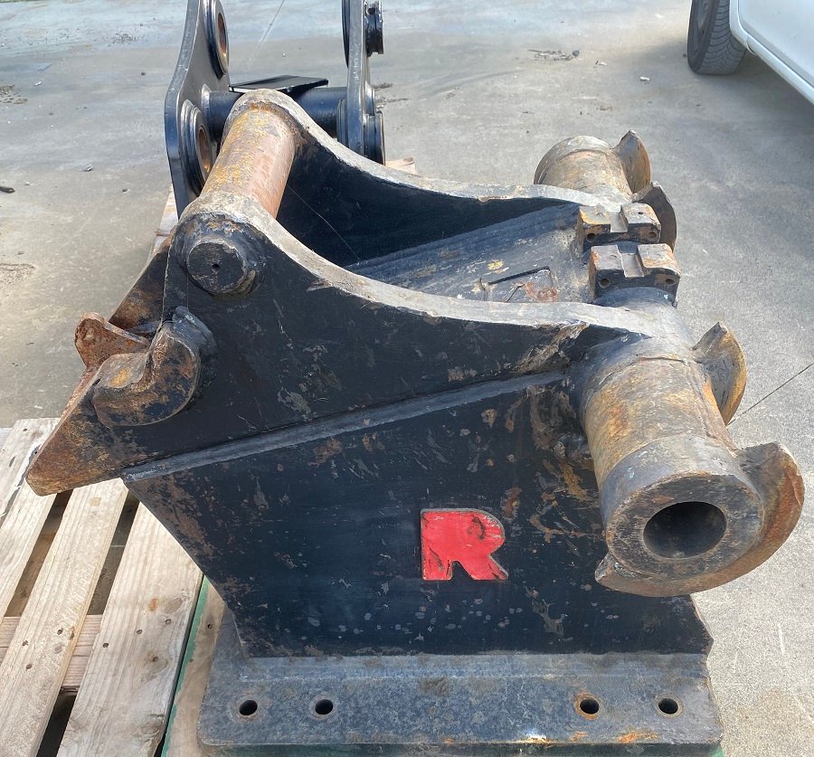 be-repository-equipment-af5879cca1ca2a.jpg
