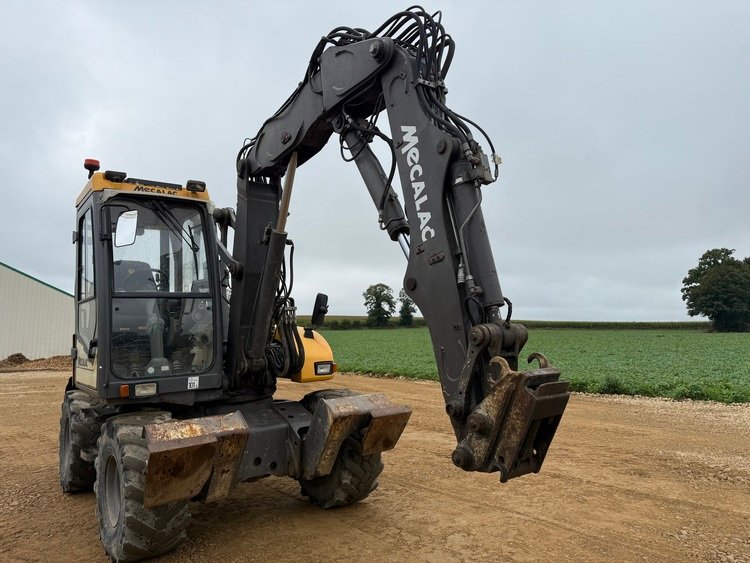 be-equipment-equipmentPicture-a4dd491c8eb28d.jpg