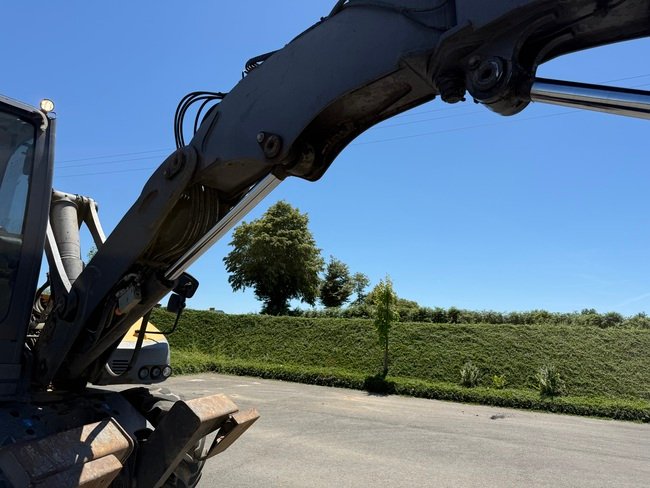 be-equipment-equipmentPicture-DKxLrKAZ_.yM6_hd.jpg