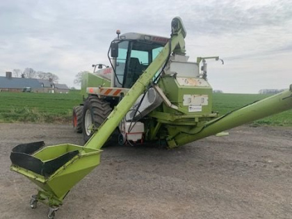 Claas JAGUAR 850 + BROYEUR CEREALE CASTEL